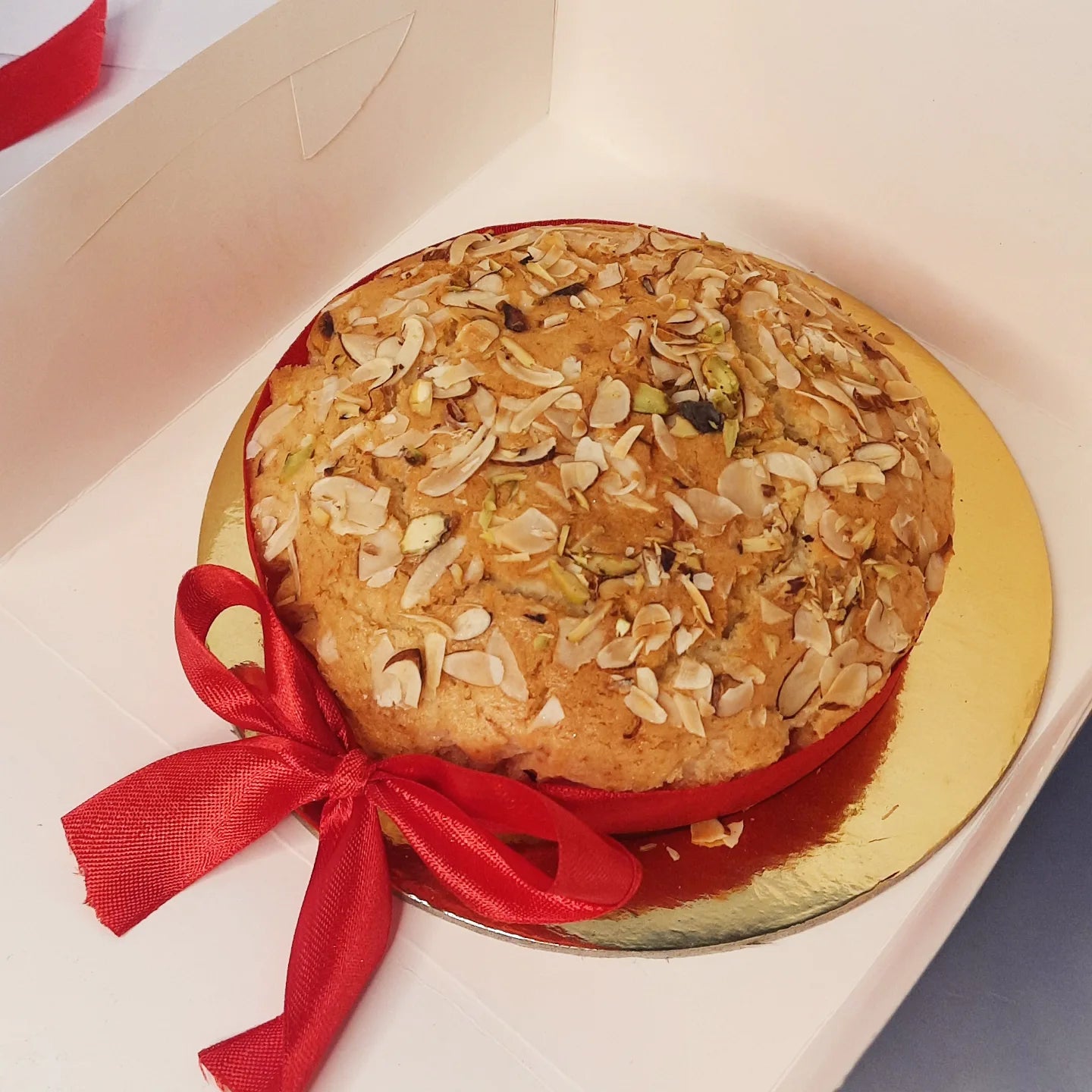 Blue basket & dry fruit dry cake combo